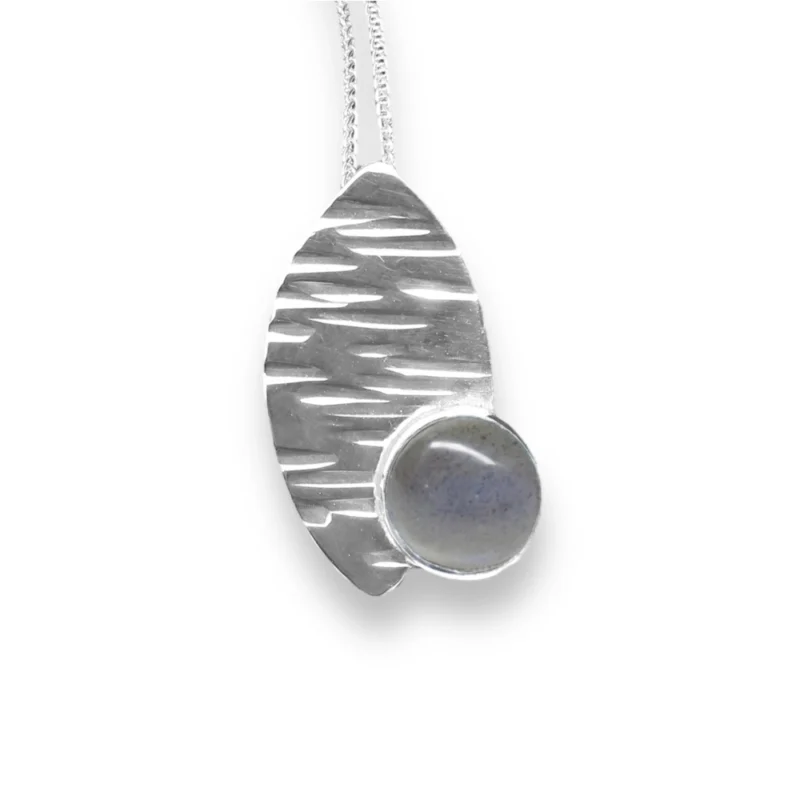 Sterling silver and 8mm Labradorite pendant