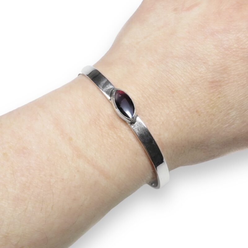 C260 - Sterling silver and 14 x 7mm Garnet Bangle